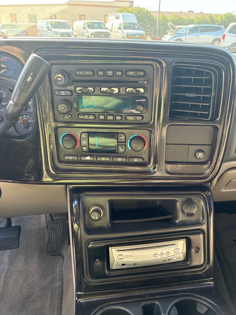 Photo 12 of this GMC YUKON