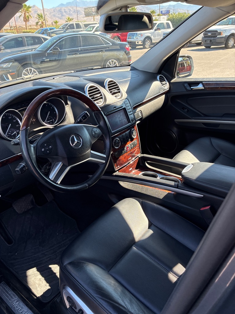 Photo 11 of this MERCEDES-BENZ GL