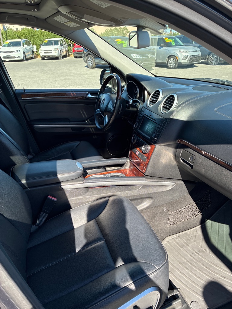 Photo 9 of this MERCEDES-BENZ GL
