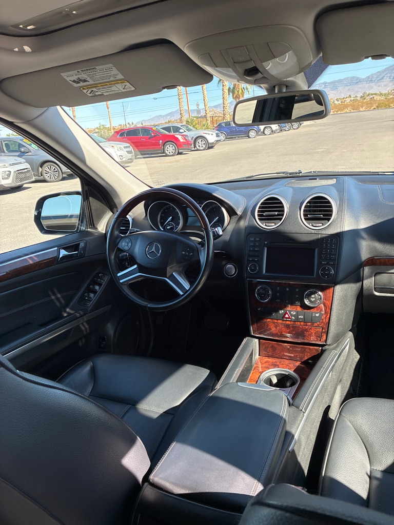 Photo 8 of this MERCEDES-BENZ GL
