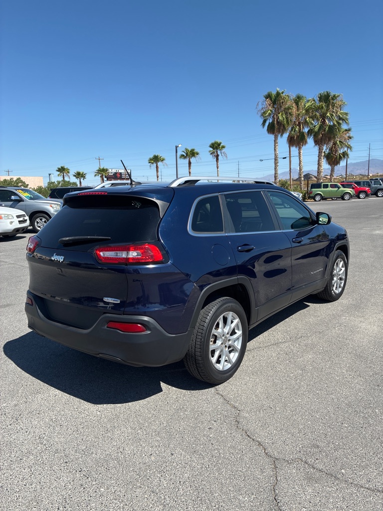Photo 13 of this JEEP CHEROKEE