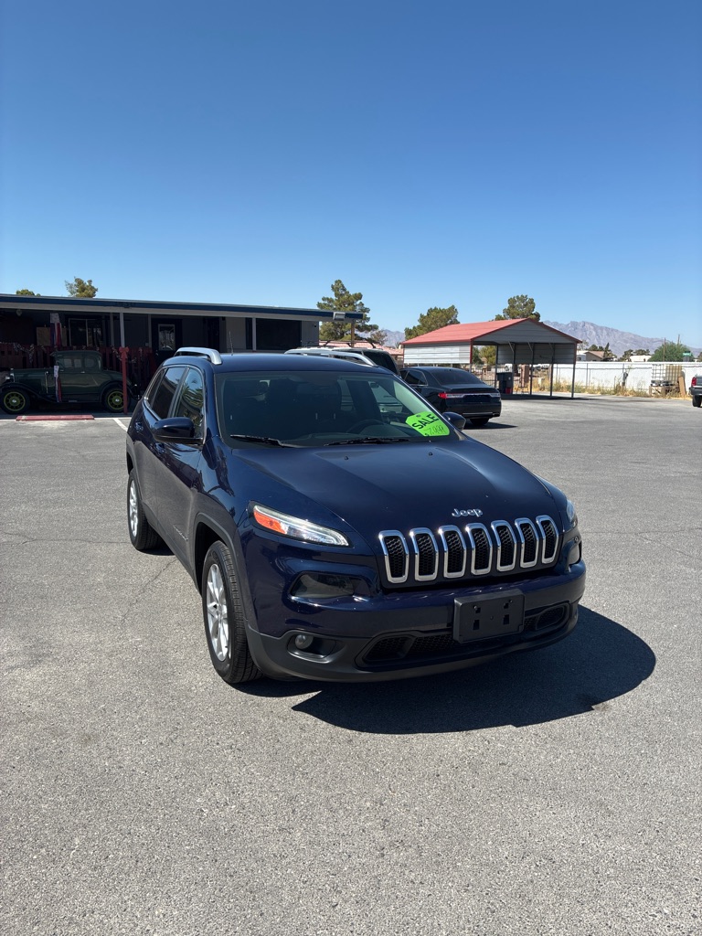 Photo 2 of this JEEP CHEROKEE