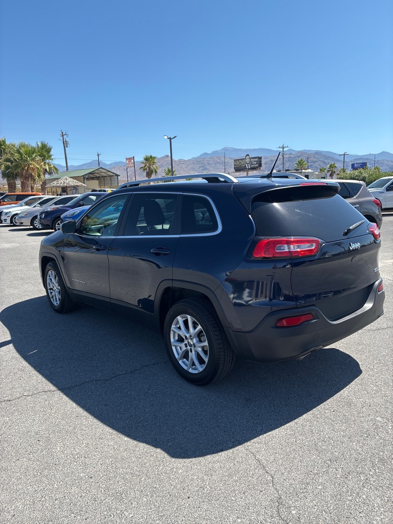 Photo 11 of this JEEP CHEROKEE