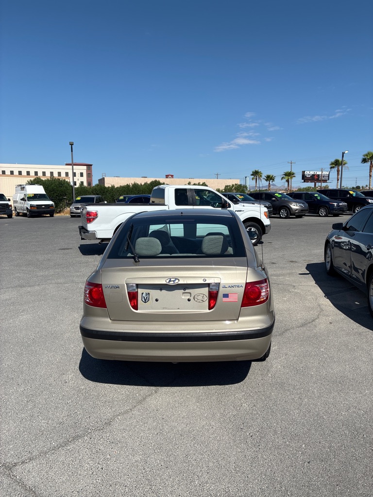 Photo 4 of this HYUNDAI ELANTRA