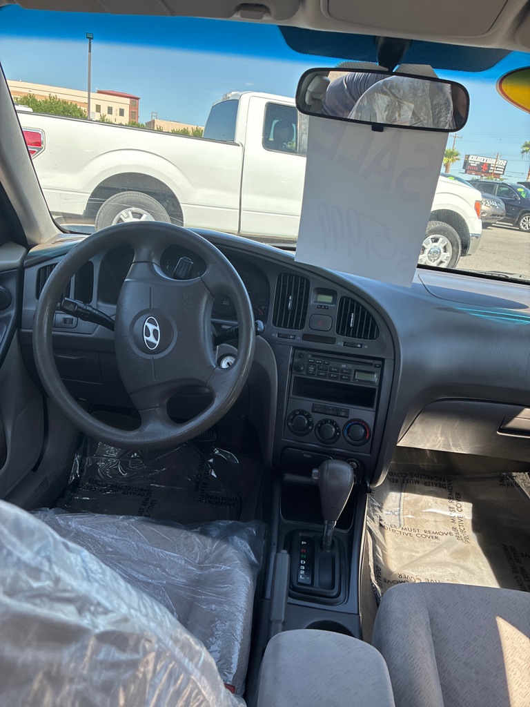 Photo 8 of this HYUNDAI ELANTRA