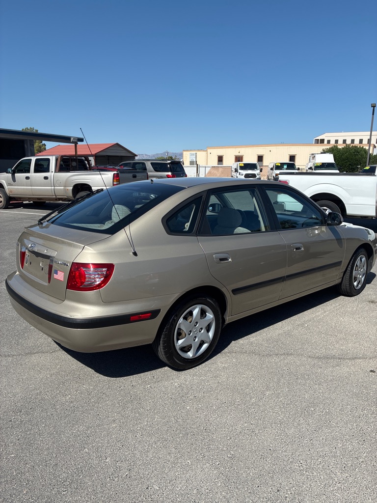Photo 3 of this HYUNDAI ELANTRA