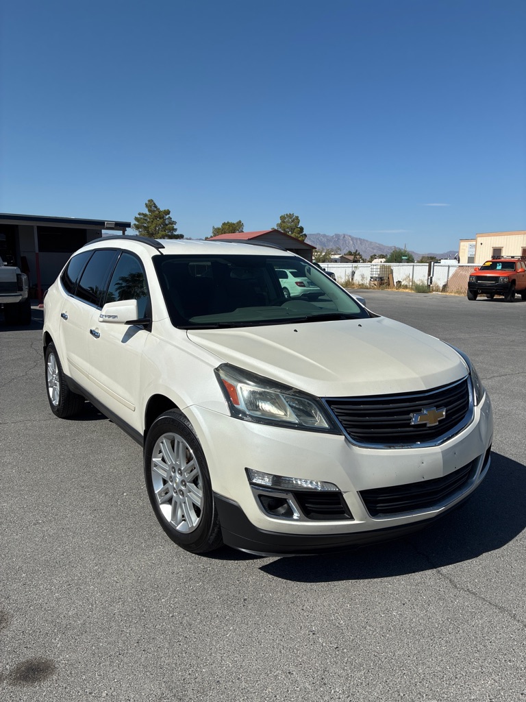 Photo 2 of this CHEVROLET TRAVERSE