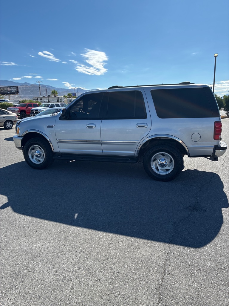 Photo 13 of this FORD EXPEDITION