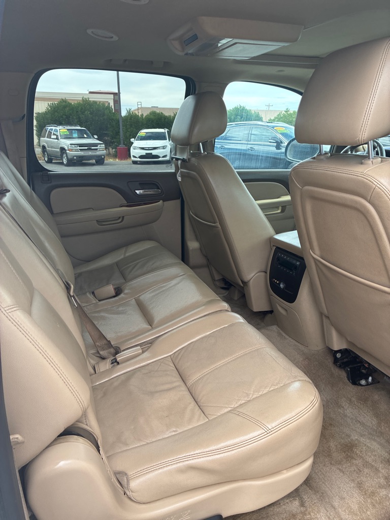 Photo 11 of this CHEVROLET SUBURBAN