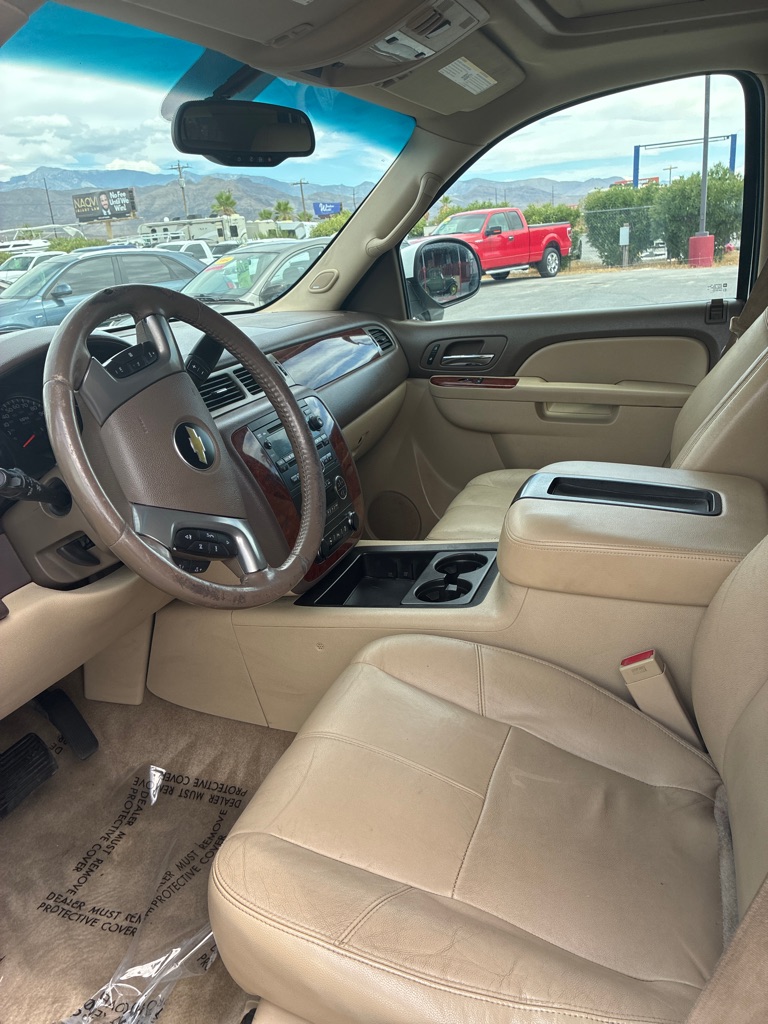 Photo 13 of this CHEVROLET SUBURBAN