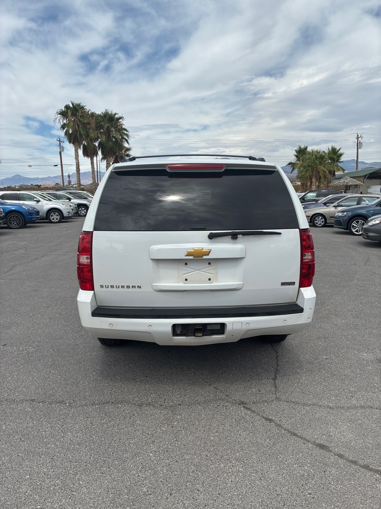 Photo 4 of this CHEVROLET SUBURBAN