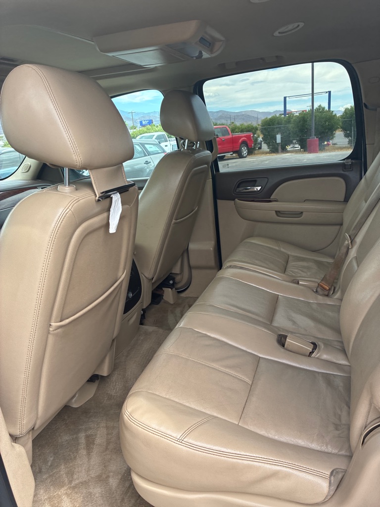 Photo 12 of this CHEVROLET SUBURBAN
