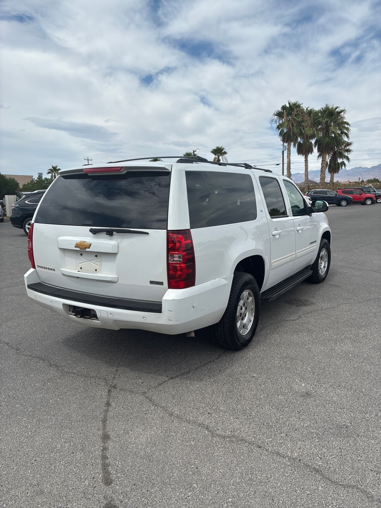 Photo 5 of this CHEVROLET SUBURBAN