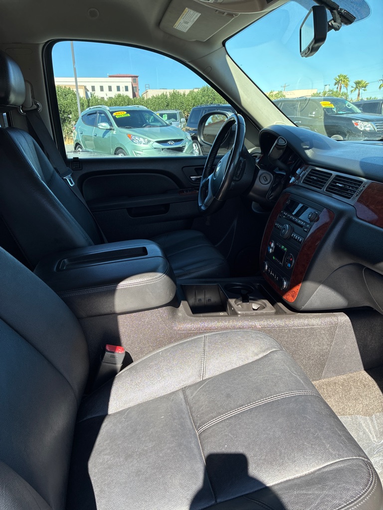 Photo 8 of this CHEVROLET TAHOE