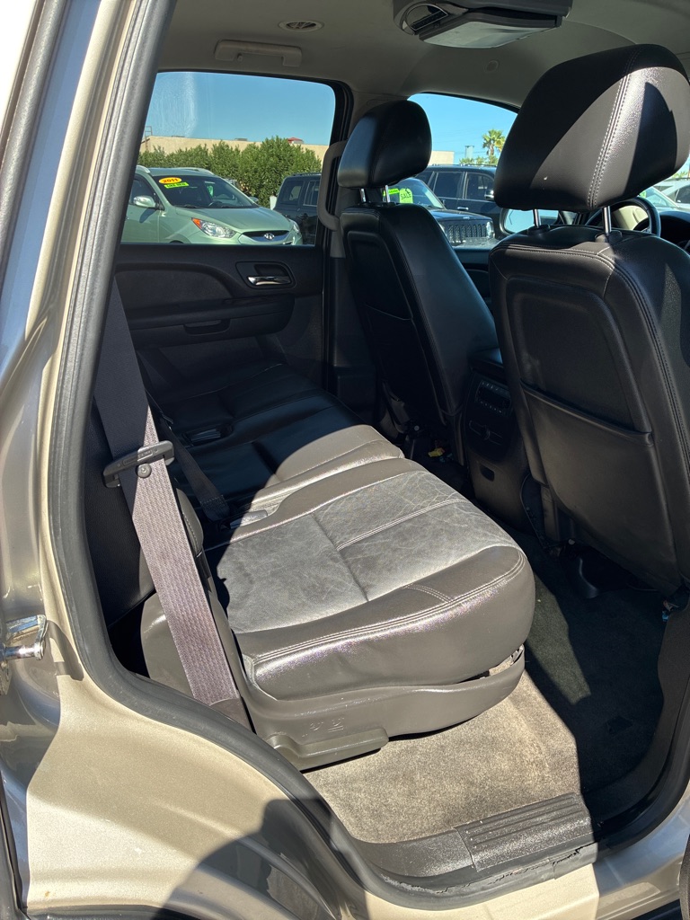 Photo 6 of this CHEVROLET TAHOE