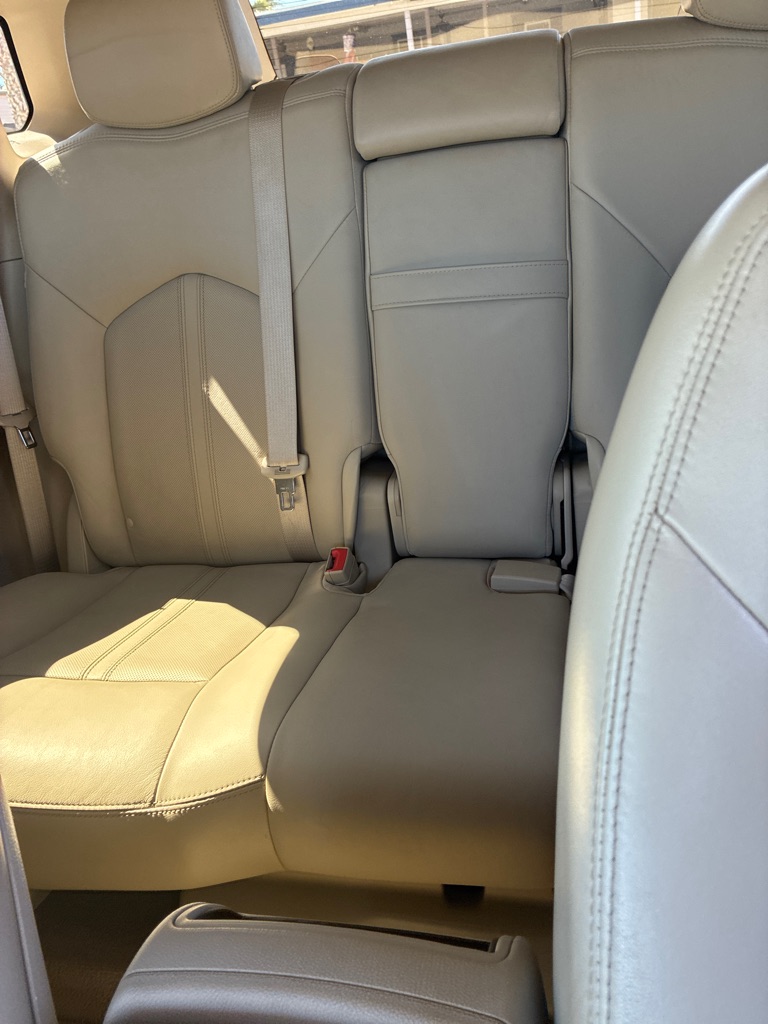 Photo 15 of this CADILLAC SRX
