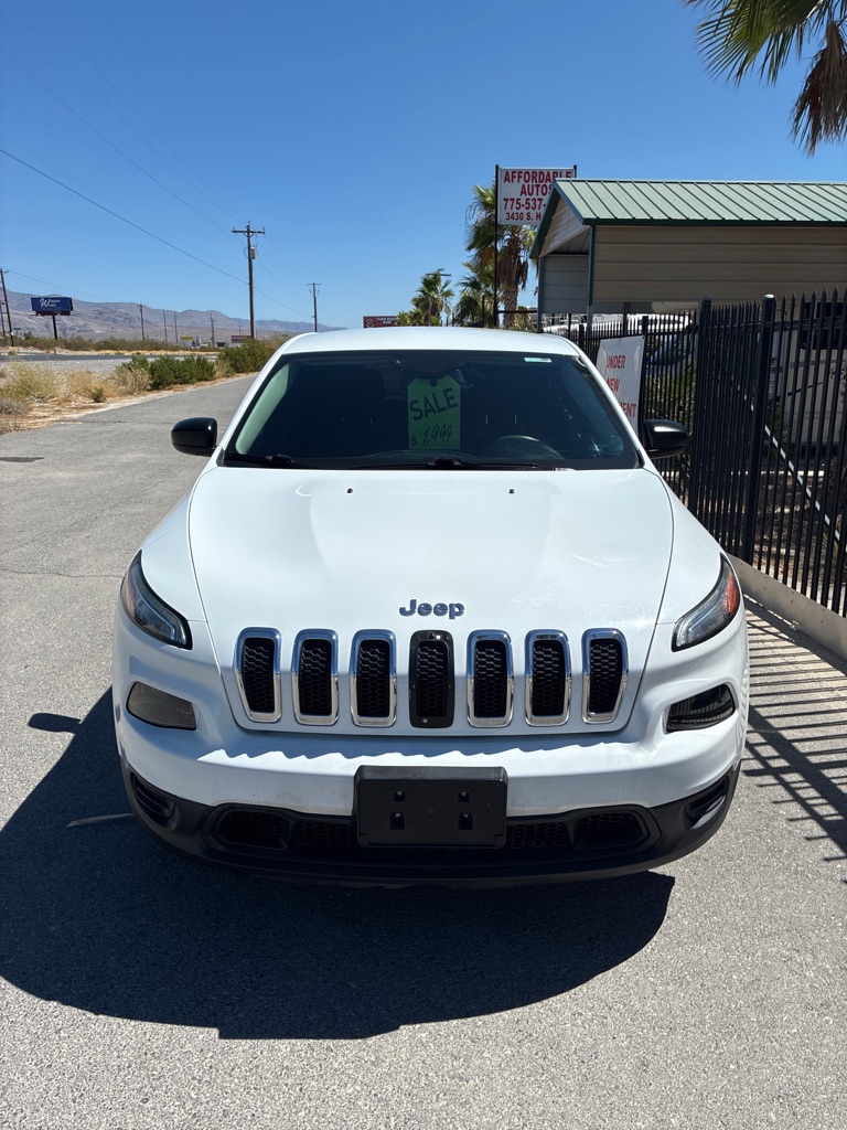 Photo 3 of this JEEP CHEROKEE