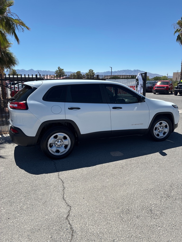 Photo 6 of this JEEP CHEROKEE