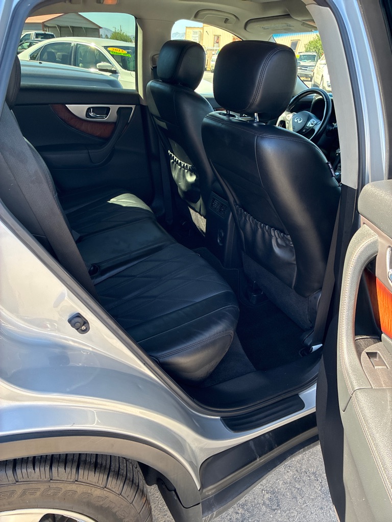 Photo 9 of this INFINITI FX37