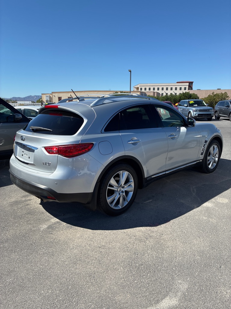 Photo 5 of this INFINITI FX37