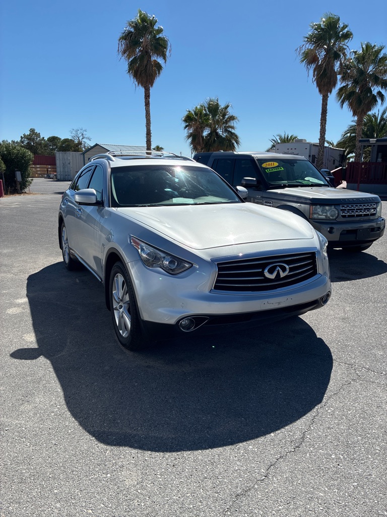 Photo 2 of this INFINITI FX37