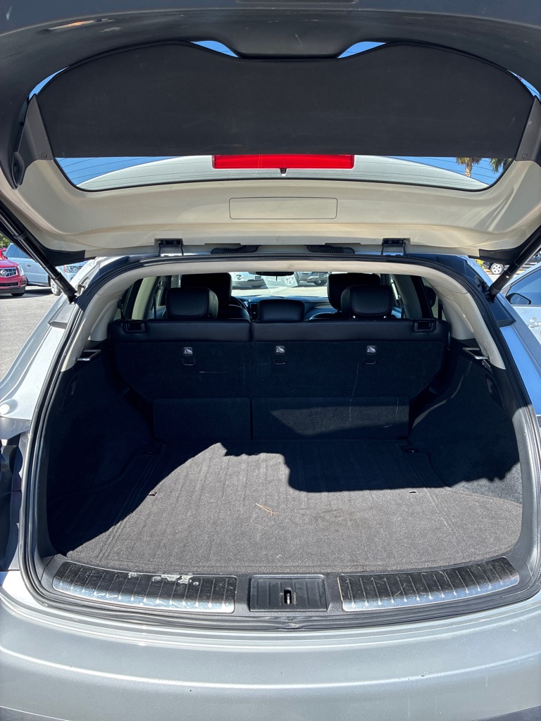 Photo 7 of this INFINITI FX37