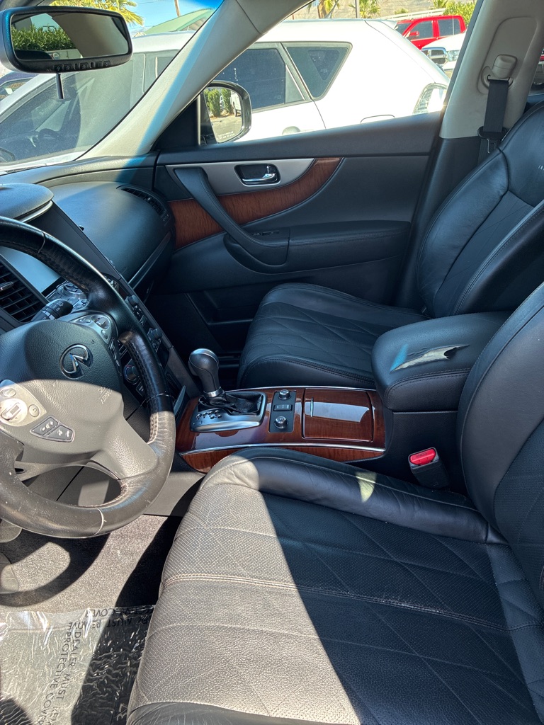 Photo 13 of this INFINITI FX37