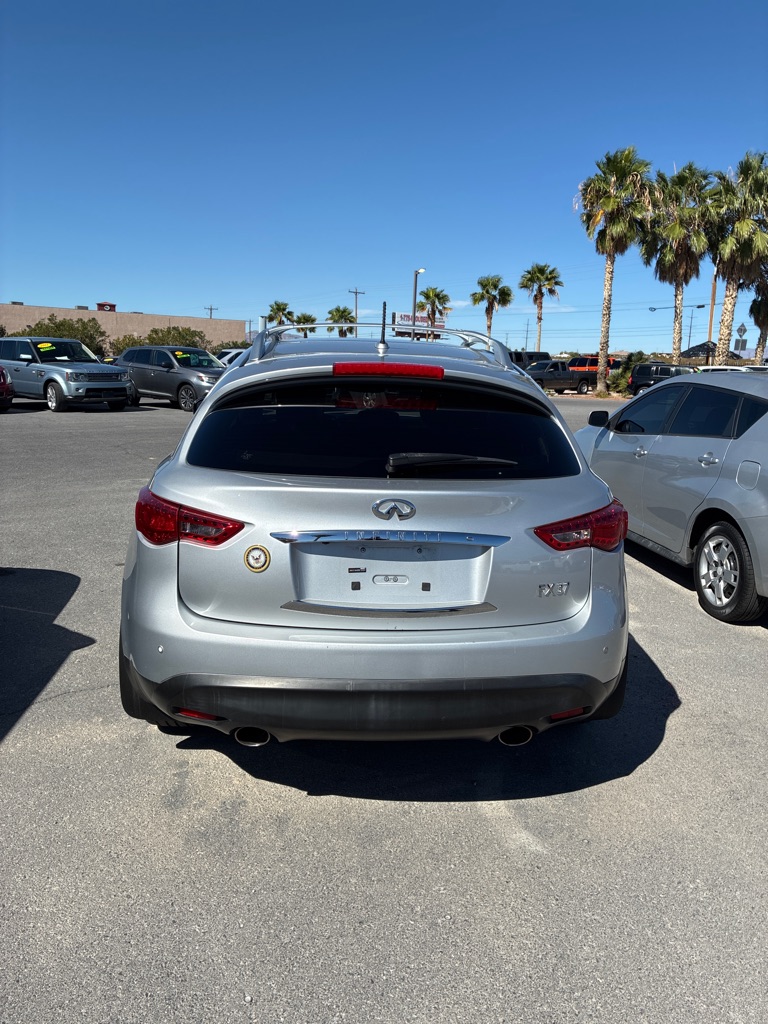 Photo 4 of this INFINITI FX37