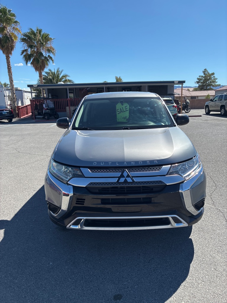 Photo 3 of this MITSUBISHI OUTLANDER