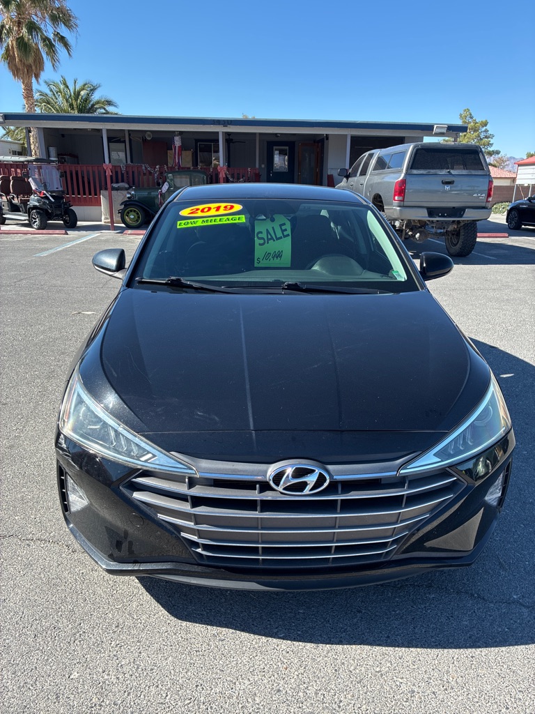 Photo 3 of this HYUNDAI ELANTRA