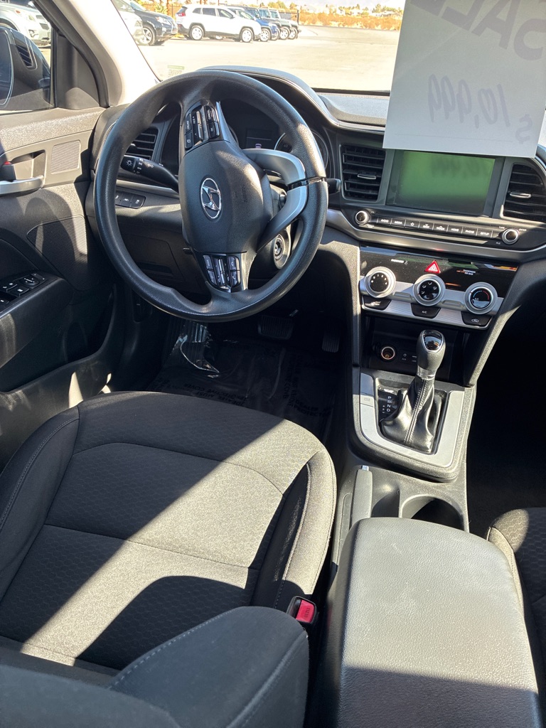 Photo 10 of this HYUNDAI ELANTRA