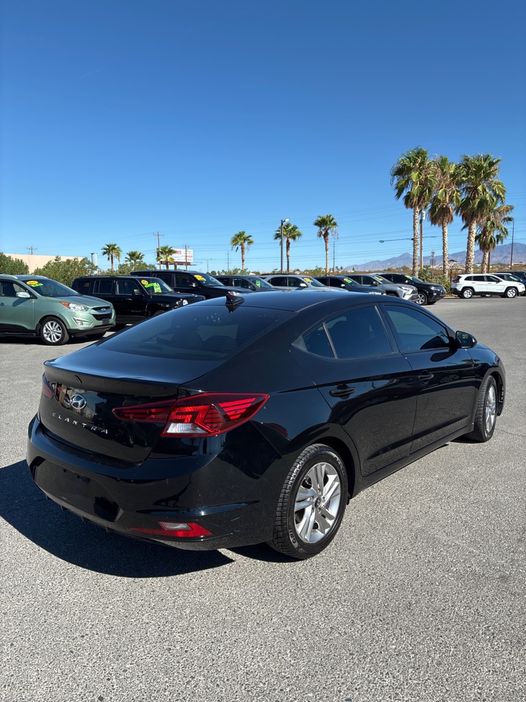Photo 5 of this HYUNDAI ELANTRA