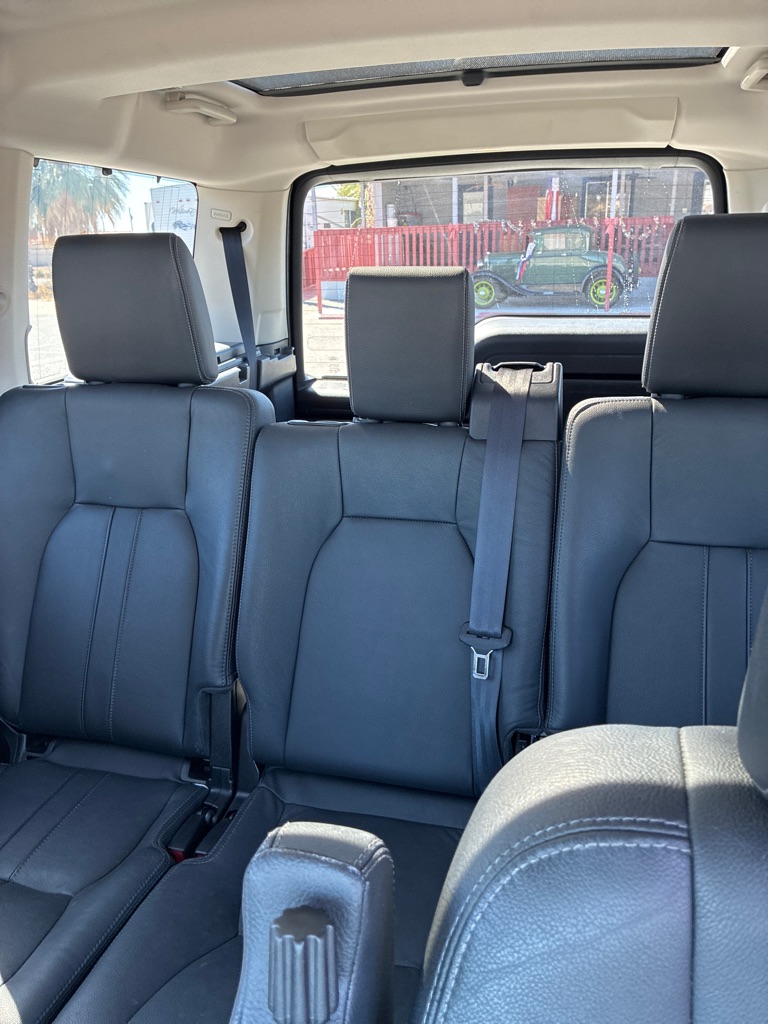 Photo 15 of this LAND ROVER LR4