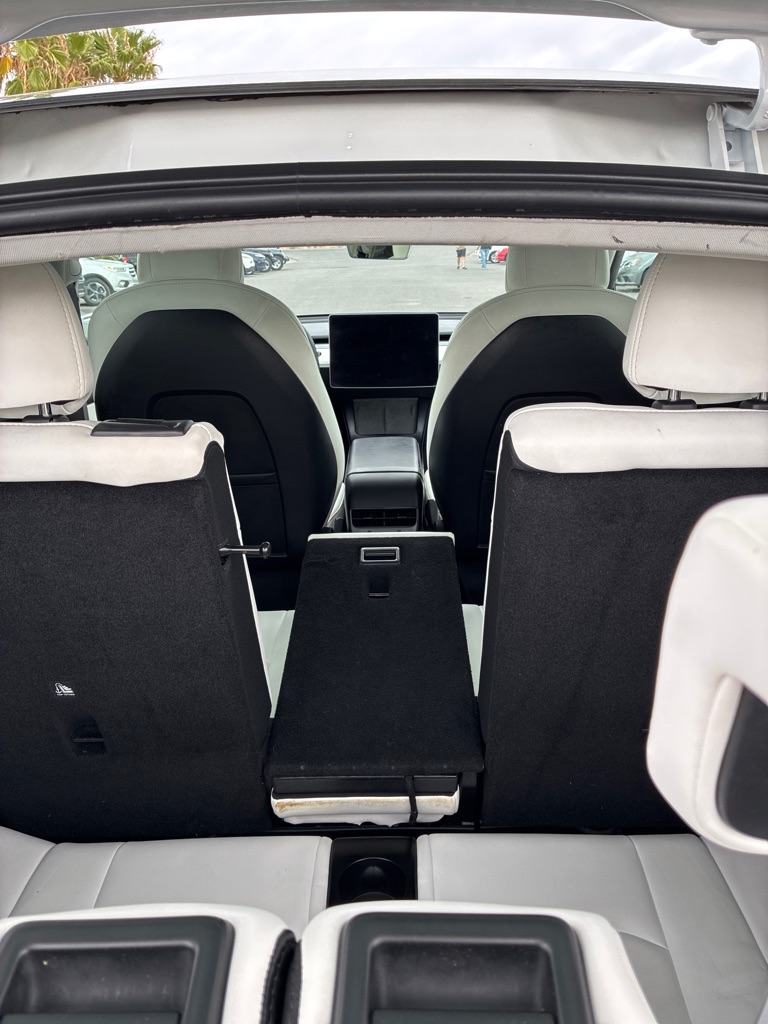 Photo 13 of this TESLA MODEL Y