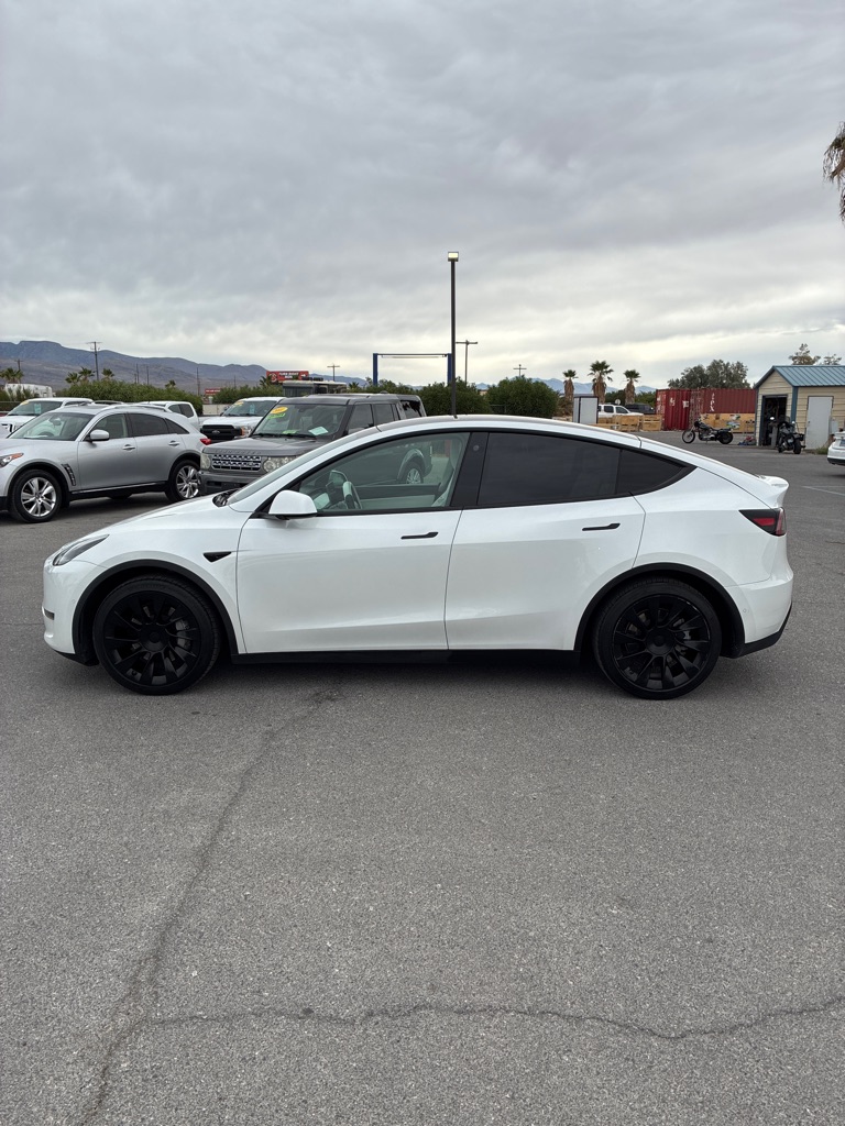 Photo 3 of this TESLA MODEL Y