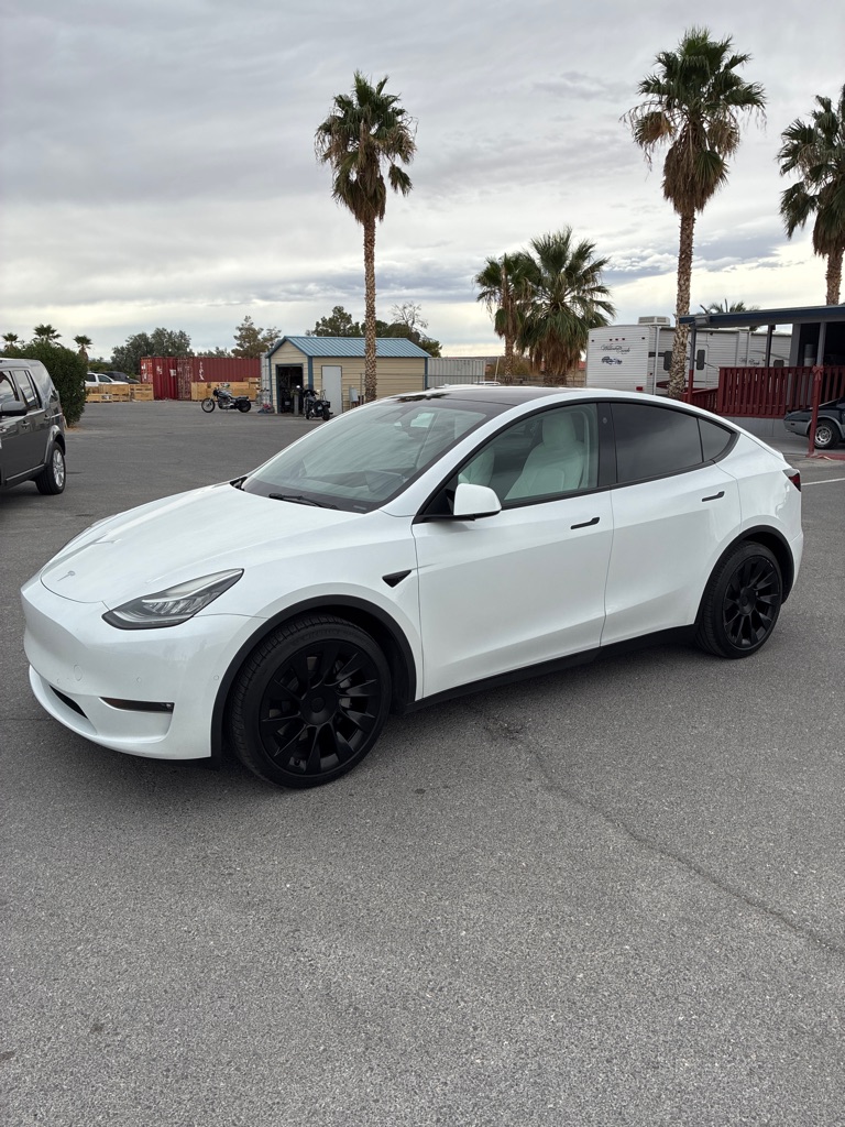 Photo 2 of this TESLA MODEL Y