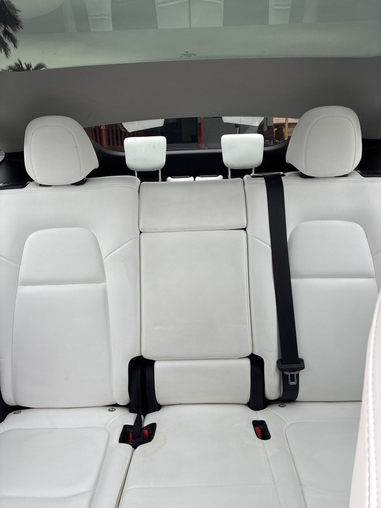 Photo 9 of this TESLA MODEL Y