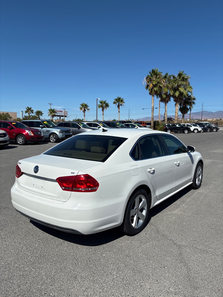 Photo 5 of this VOLKSWAGEN PASSAT