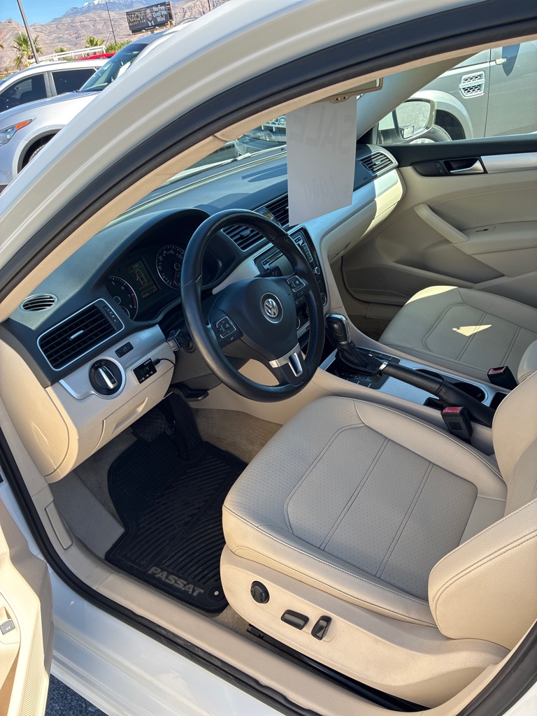 Photo 10 of this VOLKSWAGEN PASSAT