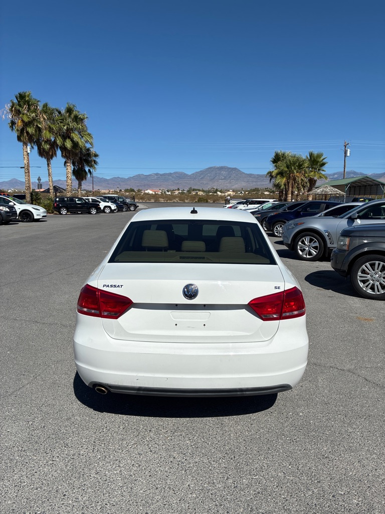 Photo 4 of this VOLKSWAGEN PASSAT