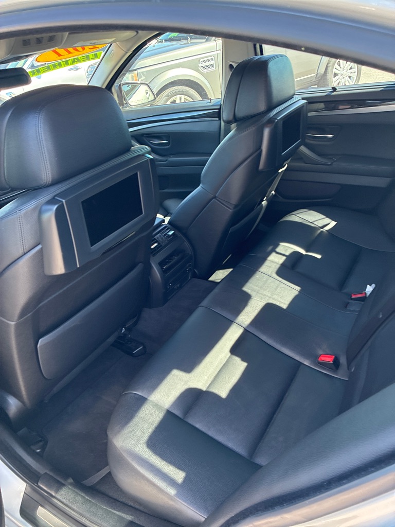 Photo 9 of this BMW 550