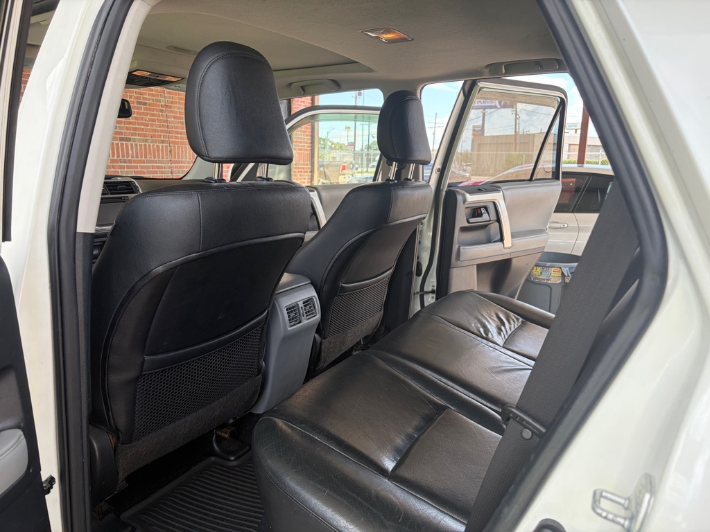Photo 11 of this TOYOTA 4RUNNER