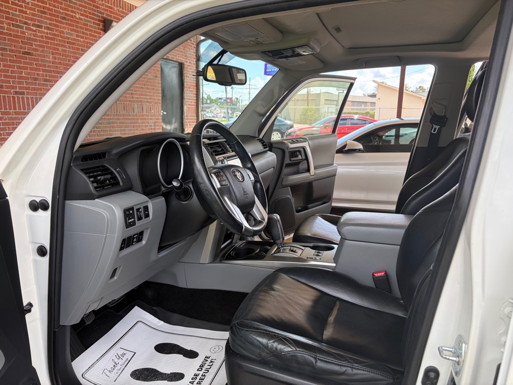 Photo 13 of this TOYOTA 4RUNNER