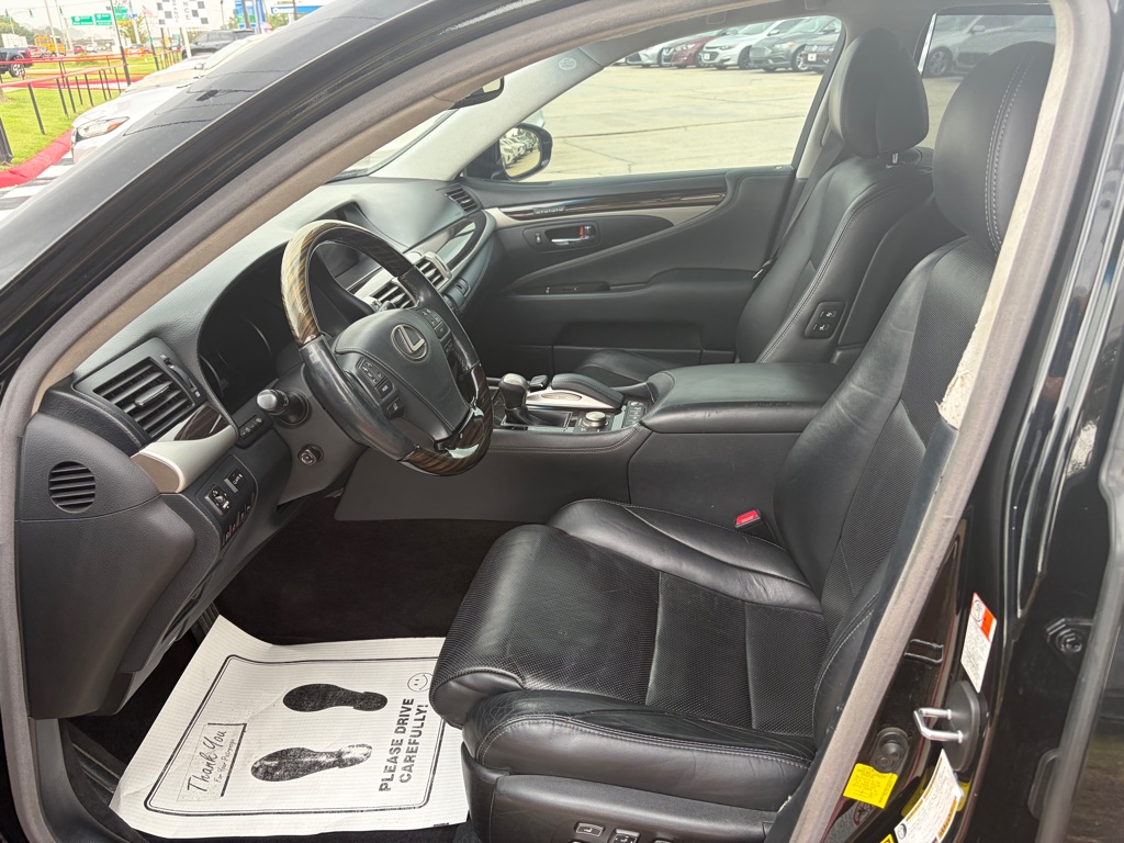 Photo 7 of this LEXUS LS