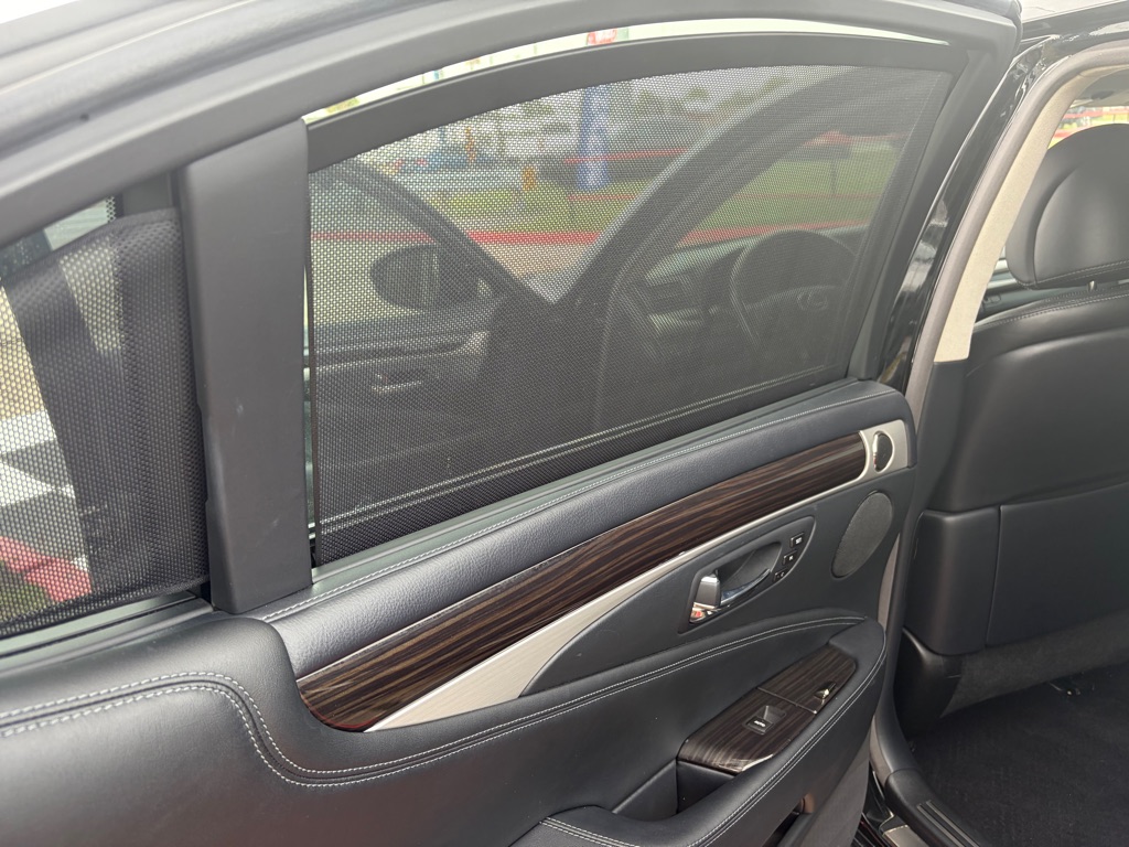 Photo 10 of this LEXUS LS