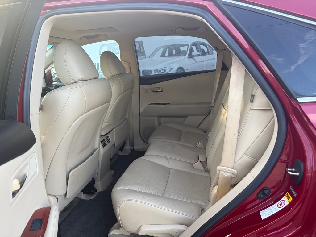 Photo 7 of this LEXUS RX
