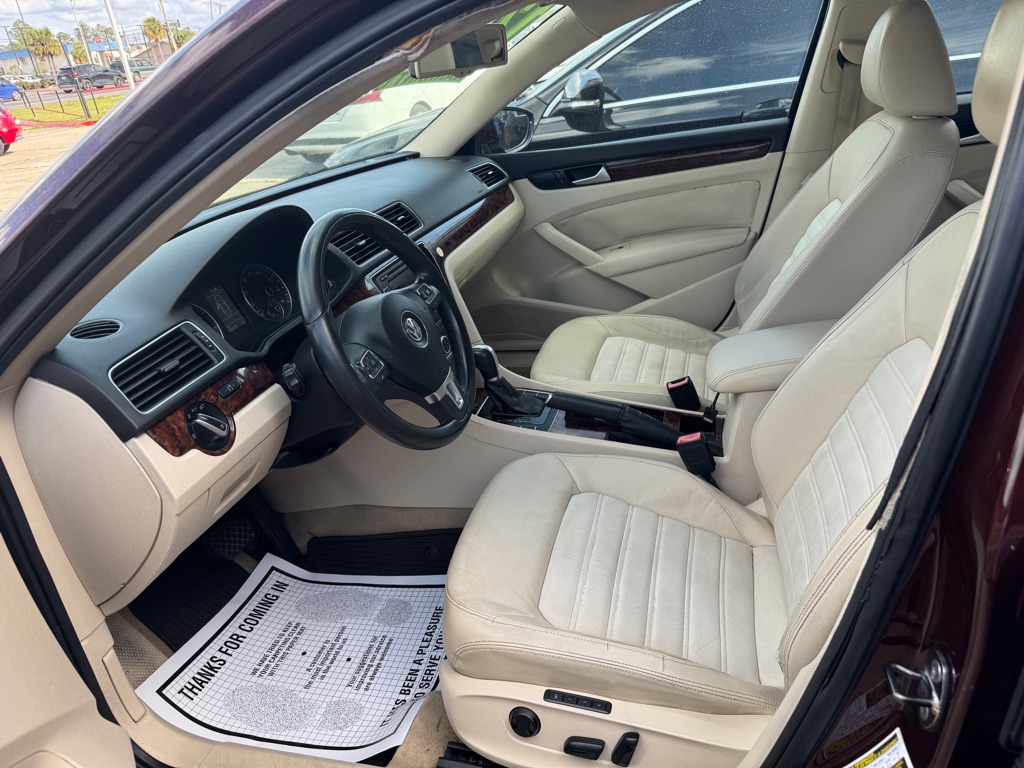Photo 7 of this VOLKSWAGEN PASSAT