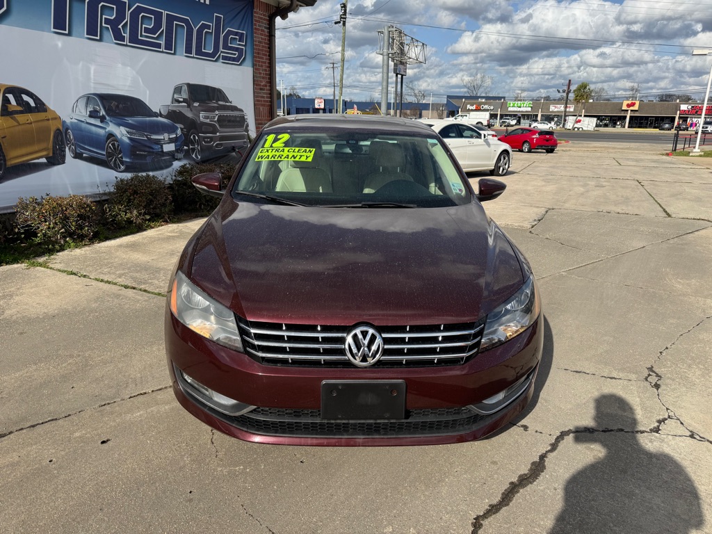 Photo 2 of this VOLKSWAGEN PASSAT