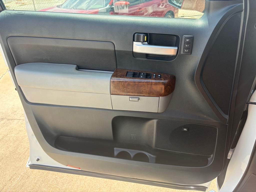 Photo 7 of this TOYOTA TUNDRA