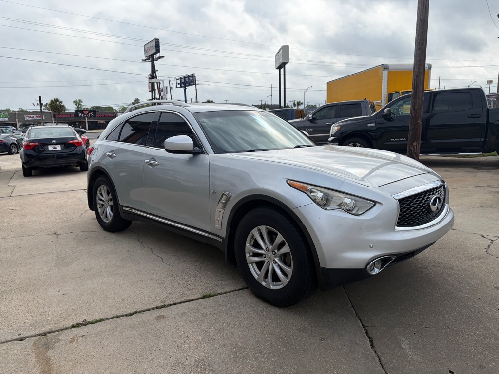 Photo 3 of this INFINITI QX70